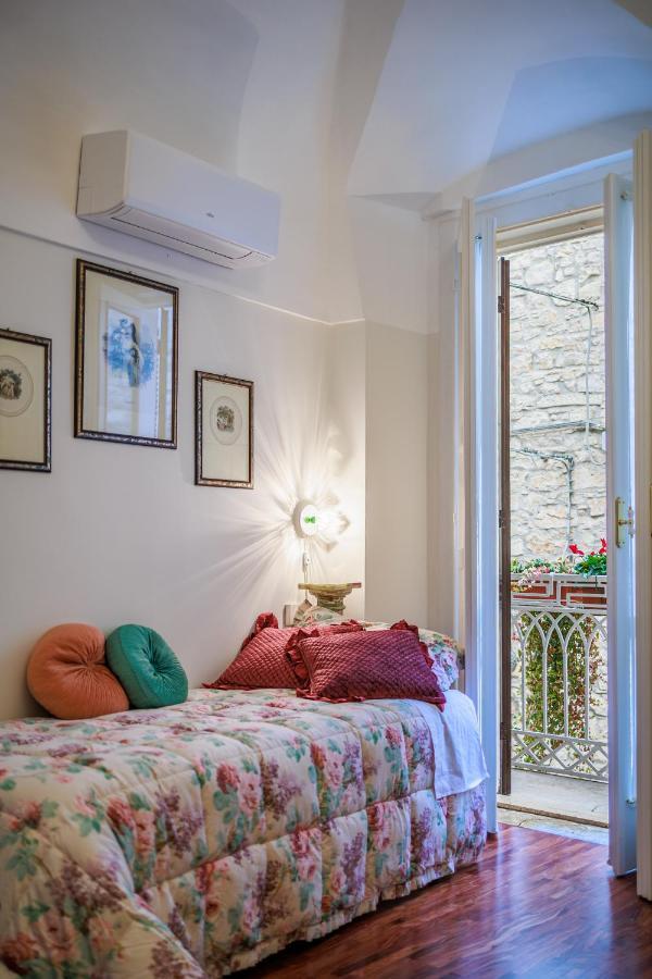 B&B Corso Vittorio เวโนซา ภายนอก รูปภาพ